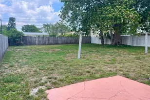 243 SE 25th Ave, Boynton Beach, FL 33435 - Photo 8