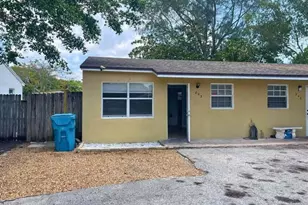 243 SE 25th Ave, Boynton Beach, FL 33435 - Photo 2