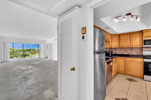 2950 N Palm Aire Dr, Pompano Beach, FL 33069 - Photo 10