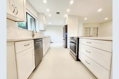 30 Pelican Pointe Drive #201, Delray Beach, FL 33483 - Photo 10