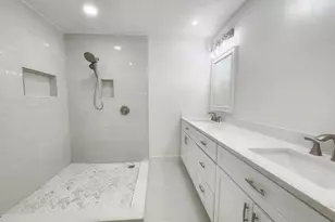 30 Pelican Pointe Dr, Delray Beach, FL 33483 - Photo 20