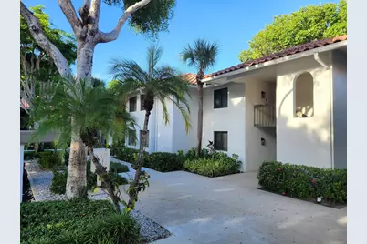 30 Pelican Pointe Drive #201, Delray Beach, FL 33483 - Photo 2