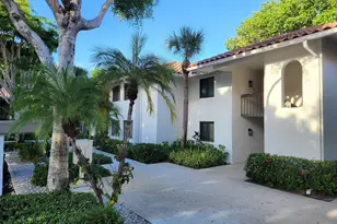 30 Pelican Pointe Dr, Delray Beach, FL 33483 - Photo 2