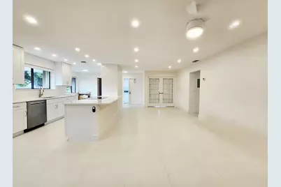 30 Pelican Pointe Drive #201, Delray Beach, FL 33483 - Photo 6