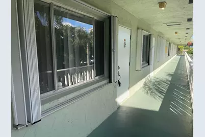 3100 Springdale Boulevard #apto, Palm Springs, FL 33461 - Photo 2
