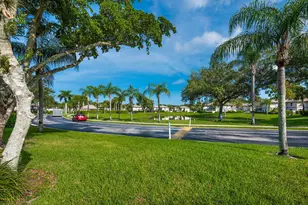 38 Essex Ct, Royal Palm Beach, FL 33411 - Photo 14
