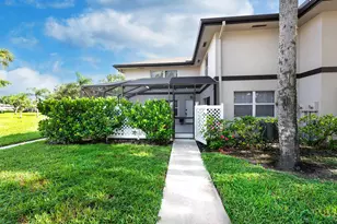 38 Essex Ct, Royal Palm Beach, FL 33411 - Photo 2
