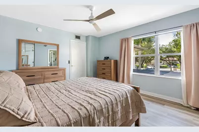 38 Essex Court #Unit d, Royal Palm Beach, FL 33411 - Photo 12