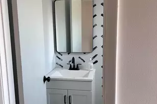 8017 NW 27th Ct, Sunrise, FL 33322 - Photo 4