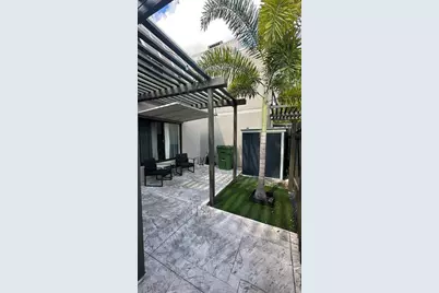 11205 NW 15th Street #11205, Pembroke Pines, FL 33026 - Photo 2