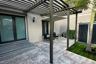 11205 NW 15th St, Pembroke Pines, FL 33026 - Photo 1