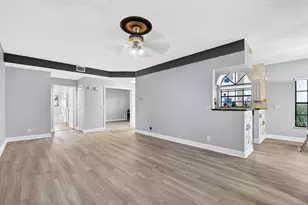 8065 Aberdeen Dr, Boynton Beach, FL 33472 - Photo 6