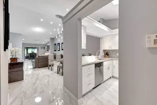 10927 Dolphin Palm Ct, Boynton Beach, FL 33437 - Photo 2