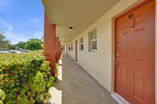 2651 Sunrise Lakes Dr E, Sunrise, FL 33322 - Photo 20