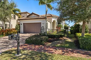 241 SE Fascino Cir, Port Saint Lucie, FL 34984 - Photo 2