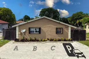237 SW 5th St, Deerfield Beach, FL 33441 - Photo 4