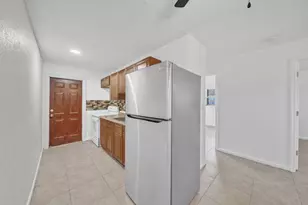 237 SW 5th St, Deerfield Beach, FL 33441 - Photo 10
