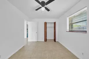 237 SW 5th St, Deerfield Beach, FL 33441 - Photo 10