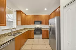 7029 Ambrosia Ln, Naples, FL 34119 - Photo 4