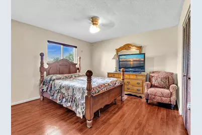135 SW 7th Avenue, South Bay, FL 33493 - Photo 36