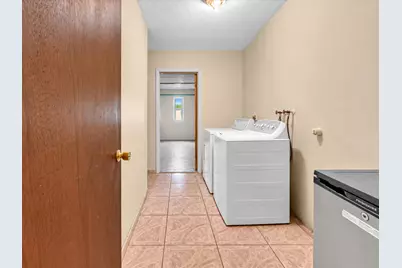 135 SW 7th Avenue, South Bay, FL 33493 - Photo 32