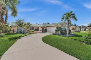 135 SW 7th Ave, South Bay, FL 33493 - Photo 2