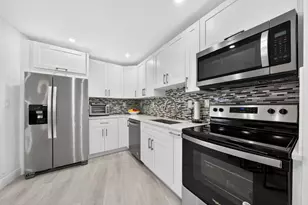 3000 Holiday Dr, Fort Lauderdale, FL 33316 - Photo 24