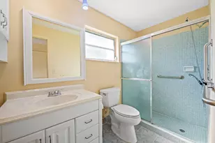 8711 NW 10th St, Plantation, FL 33322 - Photo 12
