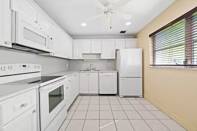 8711 NW 10th Street #D101, Plantation, FL 33322 - Photo 6
