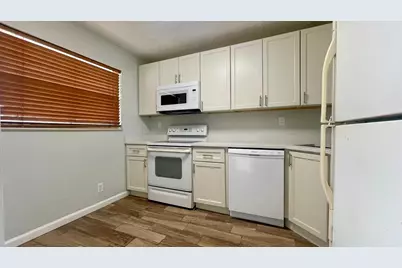 1801 NW 75th Avenue #211, Plantation, FL 33313 - Photo 4