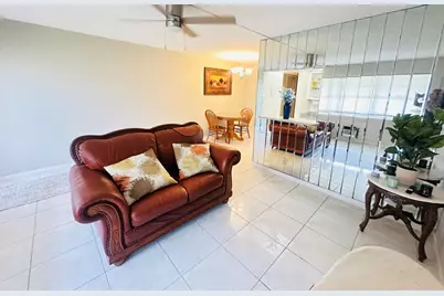 271 Farnham L, Deerfield Beach, FL 33442 - Photo 2
