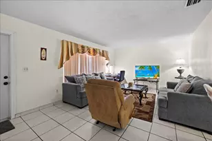 8407 NW 25th Ct, Sunrise, FL 33322 - Photo 6