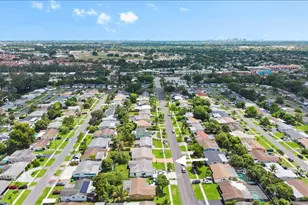8407 NW 25th Ct, Sunrise, FL 33322 - Photo 30