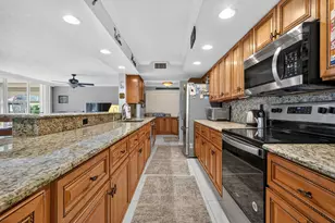 103 Half Moon Cir, Hypoluxo, FL 33462 - Photo 4