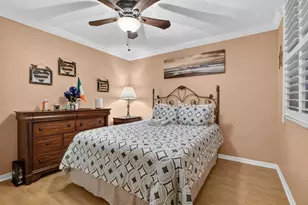 103 Half Moon Cir, Hypoluxo, FL 33462 - Photo 16
