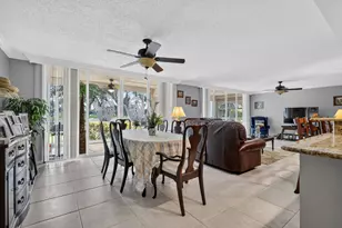 103 Half Moon Cir, Hypoluxo, FL 33462 - Photo 8