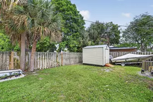 1633 NE 51st Ct, Pompano Beach, FL 33064 - Photo 32