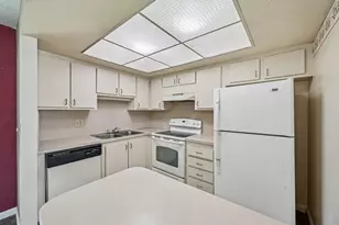 4682 Oak Terrace Dr, Greenacres, FL 33463 - Photo 12