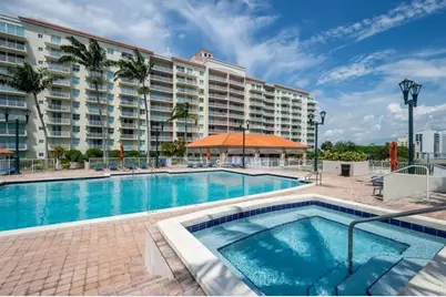 3020 NE 32nd Avenue #910, Fort Lauderdale, FL 33308 - Photo 2