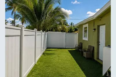 3925 NW 35th Avenue, Lauderdale Lakes, FL 33309 - Photo 2