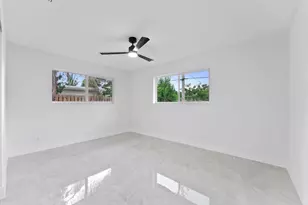 256 Greenbrier Dr, Palm Springs, FL 33461 - Photo 22