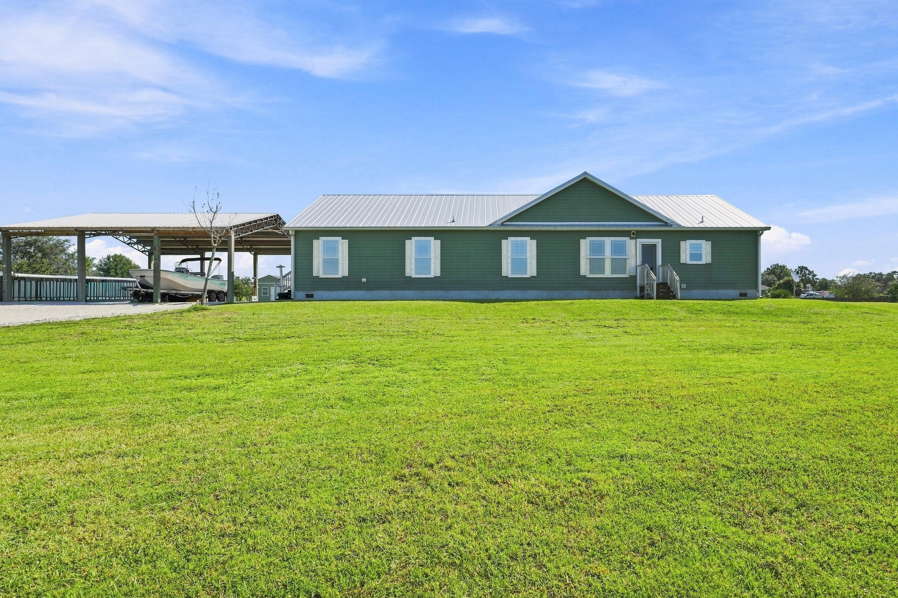 4944 NE 115th Pl - 4944 NE 115th Pl, Okeechobee, FL 34972 Luxury Property | Jose Angel Pina