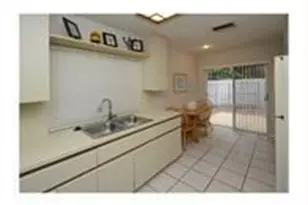 1371 Cottonwood Cir, Weston, FL 33326 - Photo 6