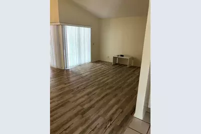 1371 Cottonwood Circle, Weston, FL 33326 - Photo 4
