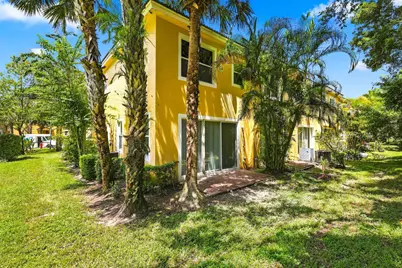 813 Pipers Cay Drive, West Palm Beach, FL 33415 - Photo 32