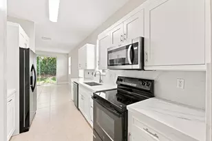 813 Pipers Cay Dr, West Palm Beach, FL 33415 - Photo 6