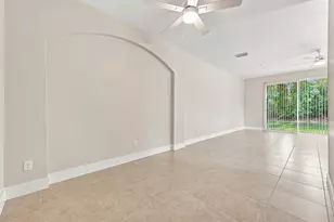 813 Pipers Cay Dr, West Palm Beach, FL 33415 - Photo 14