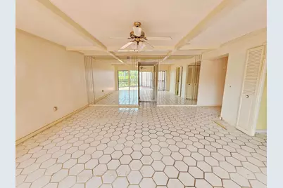 6 Greenway Village N #105, Royal Palm Beach, FL 33411 - Photo 4