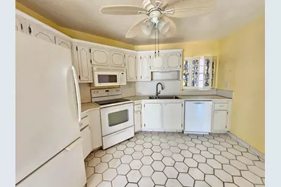 6 Greenway Village N #105, Royal Palm Beach, FL 33411 - Photo 6