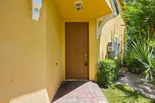 813 Pipers Cay Dr, West Palm Beach, FL 33415 - Photo 4